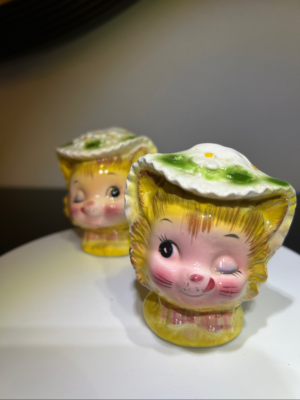 Vintage 50’s  Miss Priss Kitty Cat Salt and Pepper Shakers - Picture 5 of 10